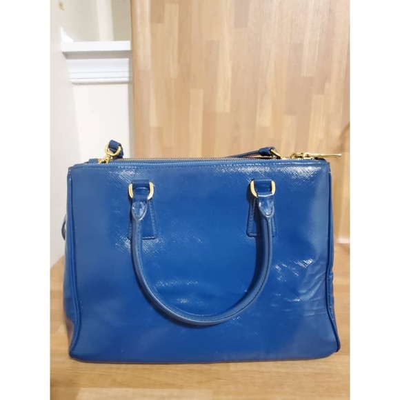 Authentic Prada Saffiano Patent Leather Front Pocket Double Zip Lux Tote - Picture 4 of 11